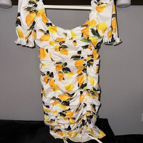 Missguided Lemon Dress - Picture 2 of 2